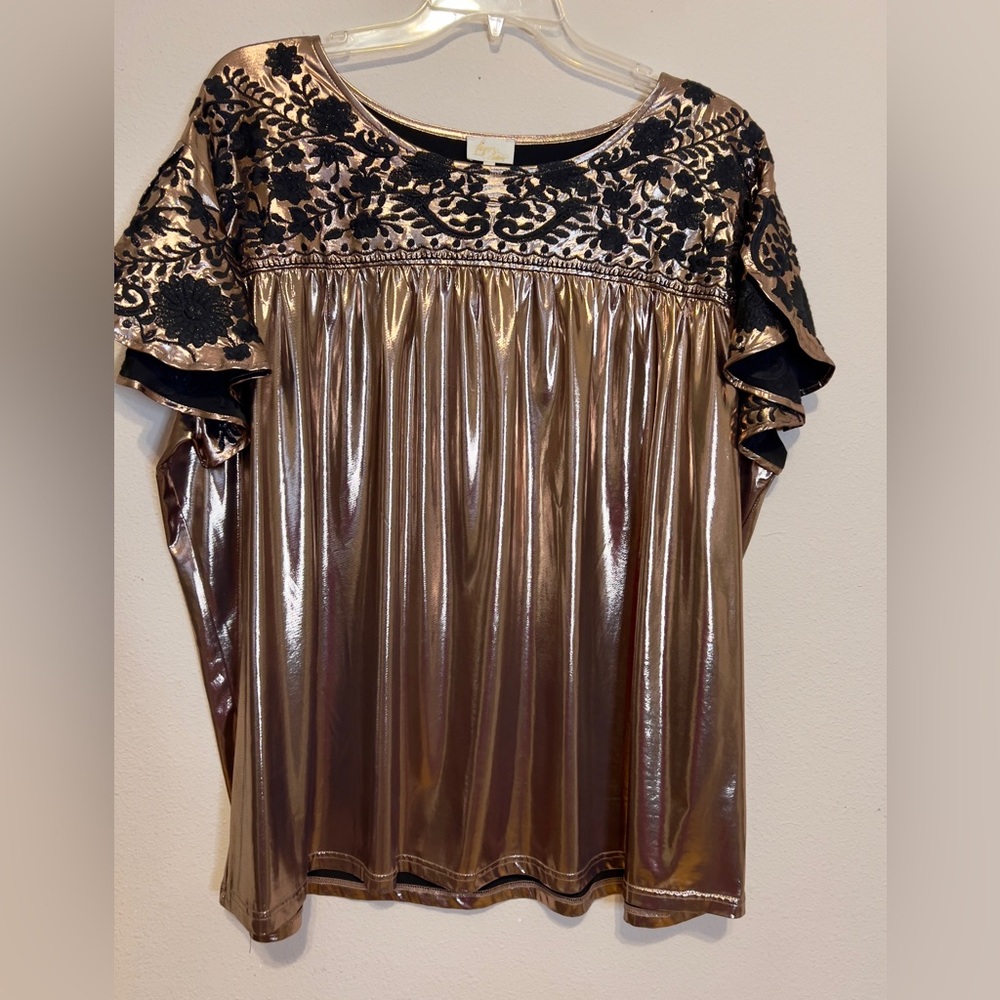 Layerz Clothing Metallic lame Bronze black embroidered Floral Top. Size 3X